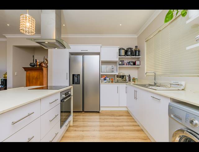 2 BEDROOM RETIREMENT UNIT FOR SALE IN KINDLEWOOD ESTATE